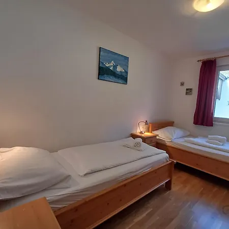 Pine Zell Am - Steinbock 滨湖采尔